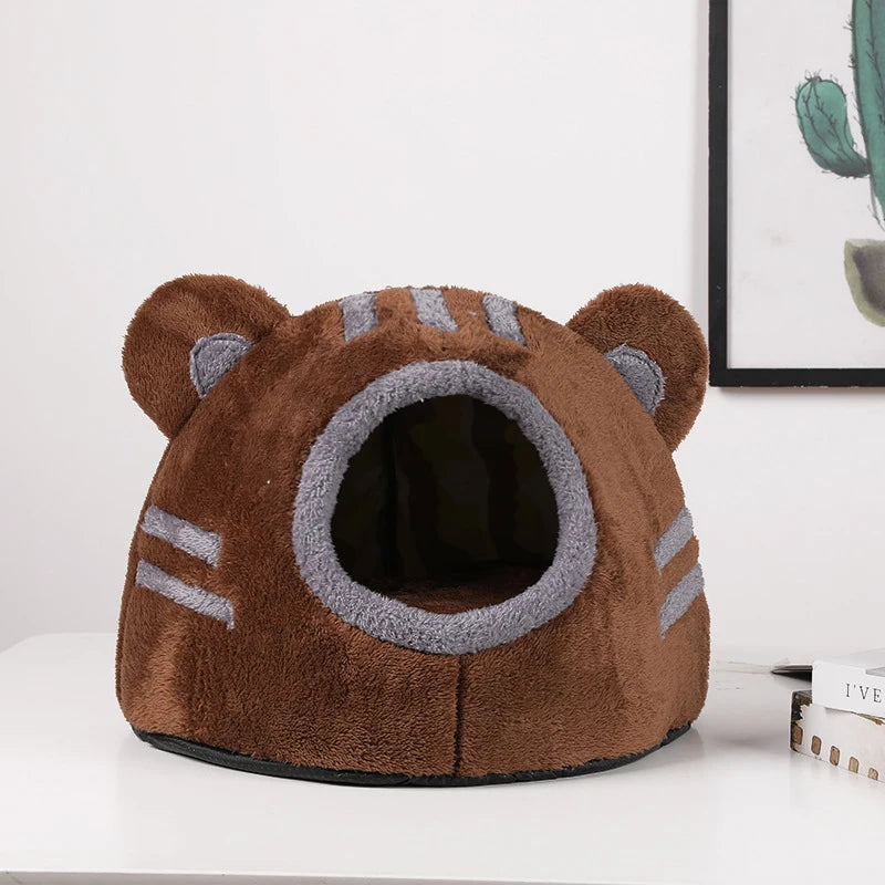 Winter Deep Sleep Comfort Cat Bed with Bear Head Design – Soft, Self-Warming Kitten Bed