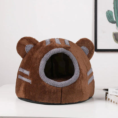 Winter Deep Sleep Comfort Cat Bed with Bear Head Design – Soft, Self-Warming Kitten Bed