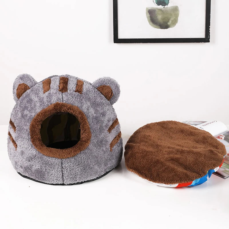 Winter Deep Sleep Comfort Cat Bed with Bear Head Design – Soft, Self-Warming Kitten Bed